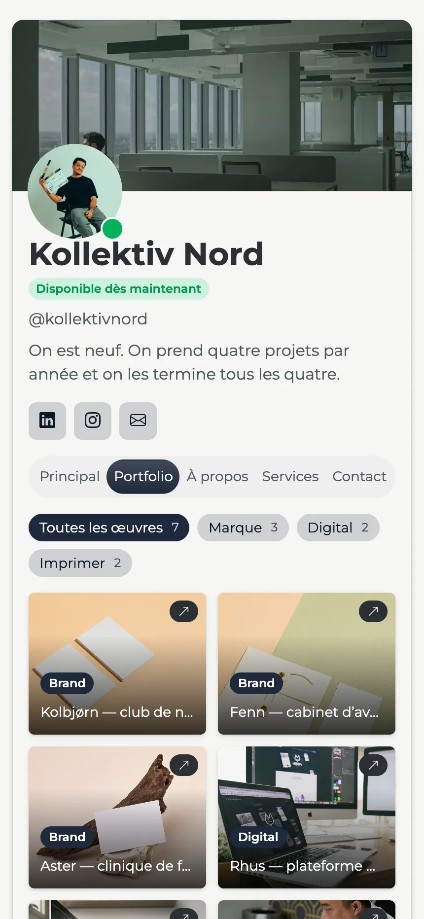 Studio de design — un portfolio avec filtres, avec bannière d'en-tête