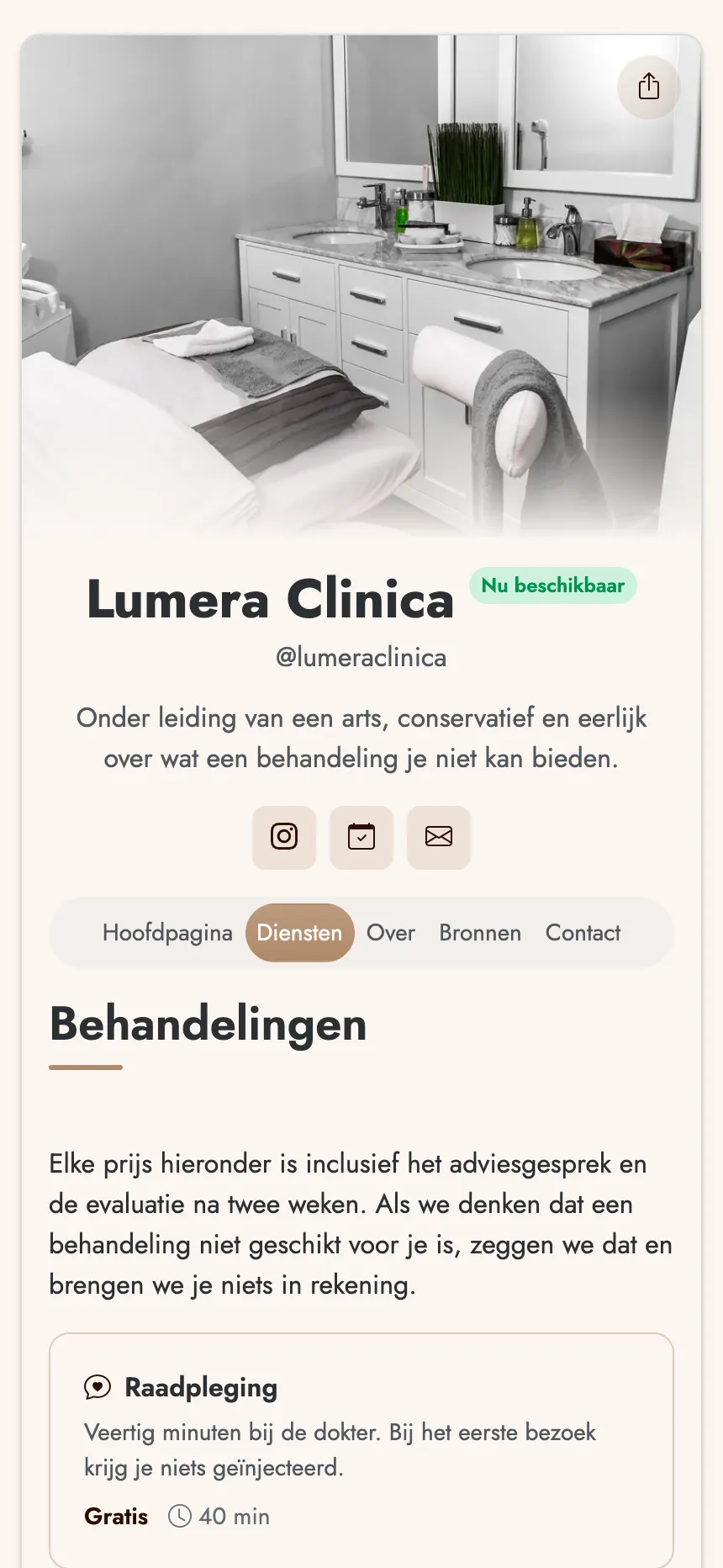 Kliniek voor esthetiek — behandelingen met prijs en een boekingsknop