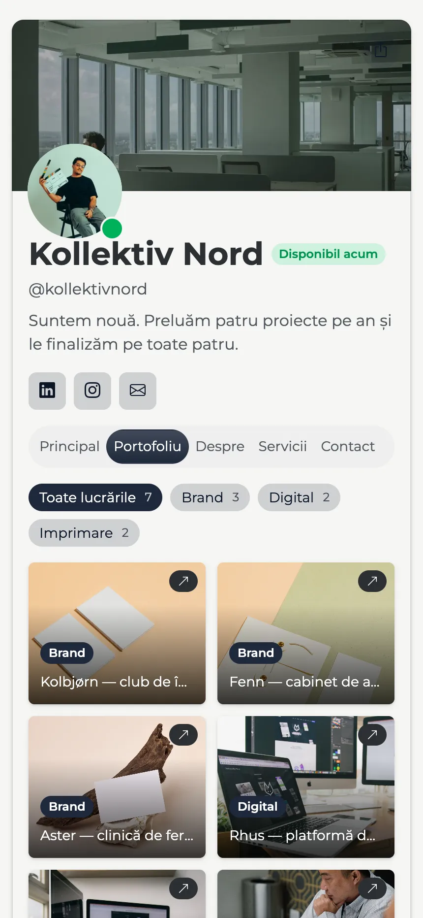 Studio de design — portofoliu filtrabil, cu antet tip banner